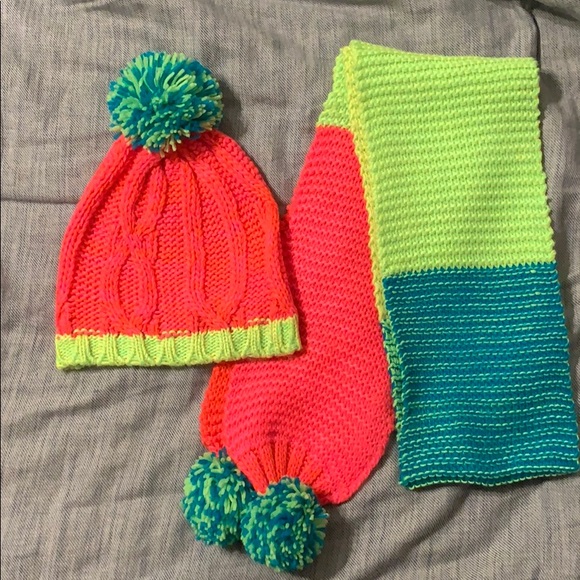 Scarf and Beanie set - Picture 1 of 1